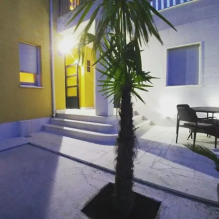 Iva-dom Affittacamere 3*